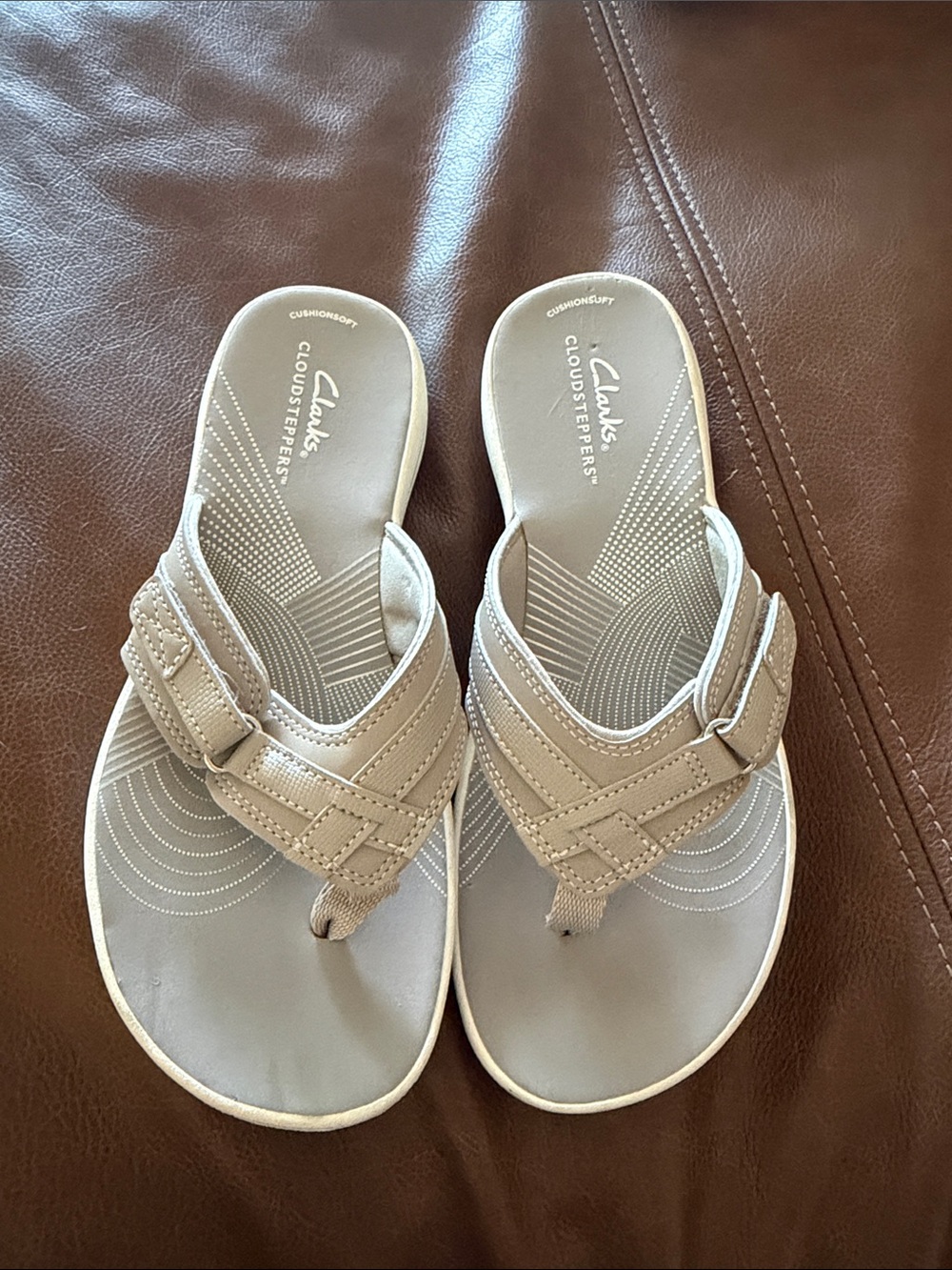 Clarks Cloudsteppers Women's Beige/Taupe Comfort Sandals